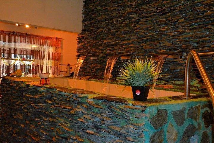 Casa Morales Hotel Internacional Y Centro De Convenciones Ibagué Exterior foto Fountain at the entrance of the hotel
