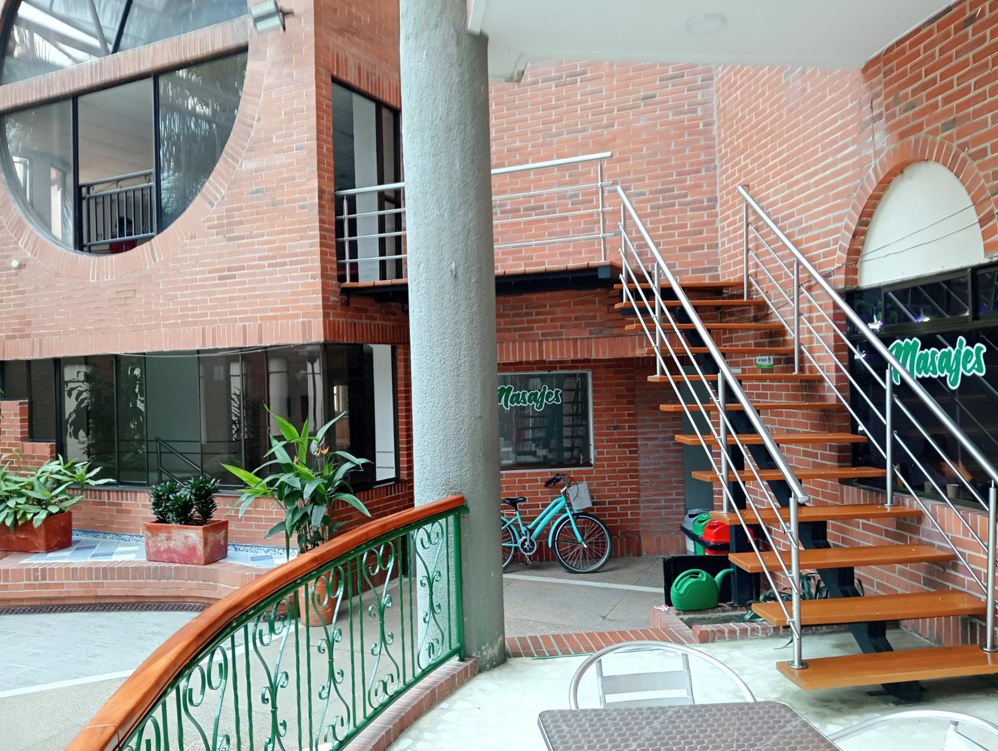 Casa Morales Hotel Internacional Y Centro De Convenciones Ibagué Exterior foto Interior of the library